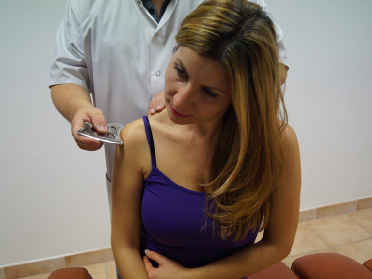 Myo-Dren instrument scraping on rotator cuff lesion